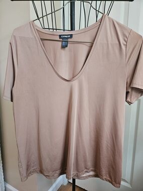Express Tan Camel Brown  V-Neck Short Sleeve Top Blouse Medium